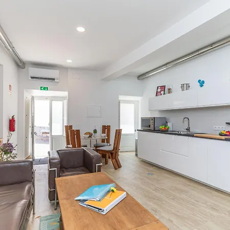 Cinco Botelho, Town Centre Appartement