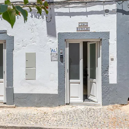 Cinco Botelho, Town Centre * Tavira