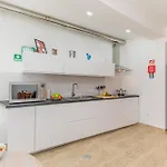 Cinco Botelho, Town Centre 아파트 타비라