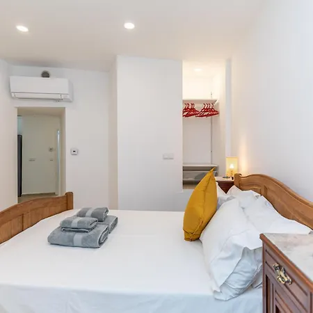 Cinco Botelho, Town Centre Appartement *