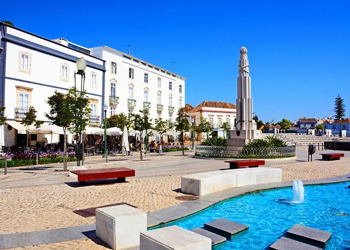 Cinco Botelho, Town Centre *