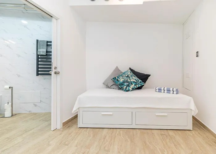 Cinco Botelho, Town Centre * Tavira