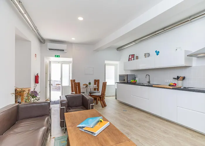 Cinco Botelho, Town Centre Apartamento